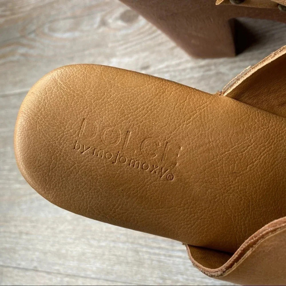 DOLCE by MOJOMOXY |  Chunky Platform Sandal - Picture 3 of 9